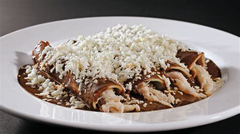 Try These 8 Traditional Mexican Dishes