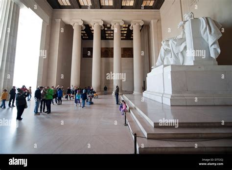 What’S Inside The Lincoln Memorial: A Glimpse Into History And Architecture