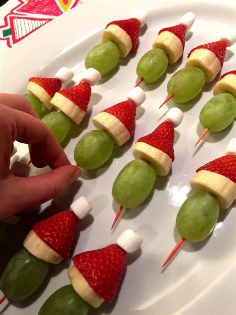 Grinch Fruit Kabobs Skewers – Healthy Christmas Appetizer, Snack or ...