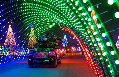 Drive Through Christmas Light Shows Near Me - Christmas Trends 2021