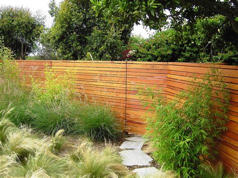 horizontal wood fence designs pictures Spruce up your yard with a ...