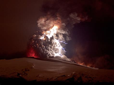 Iceland Volcano Pictures: Lightning Adds Flash to Ash