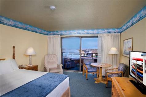 Blue Sail Inn, Morro Bay, CA - California Beaches