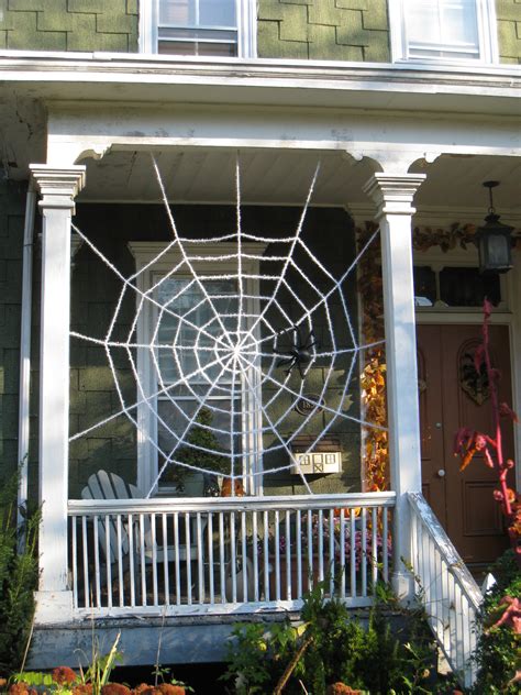 halloween-spider-web - momhomeguide.com