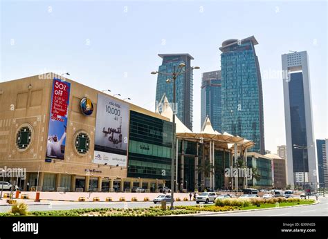 Doha city center mall hi-res stock photography and images - Alamy