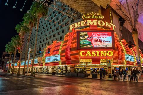 10 Must-See Las Vegas Attractions | SmarterTravel