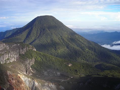 Jalur Pendakian Gunung Gede Pangrango Via Gunung Putri | Pengetahuan ...