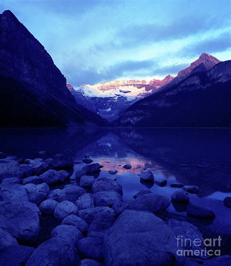 Lake Louise Sunrise Photograph by Terry Elniski