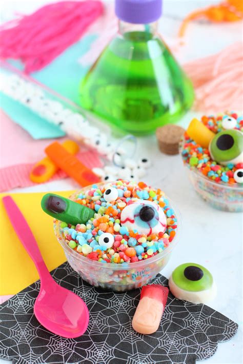 Easy Halloween Desserts Using Candy Eyes - Giggles Galore