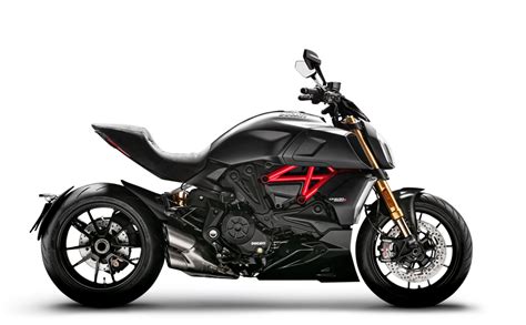 Ducati Diavel 1260 | The Maxi-Naked Powerful and Muscular