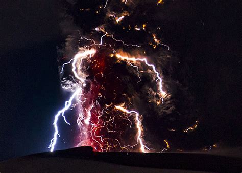 Tongan Volcano Plume Sets Lightning Record | Mirage News