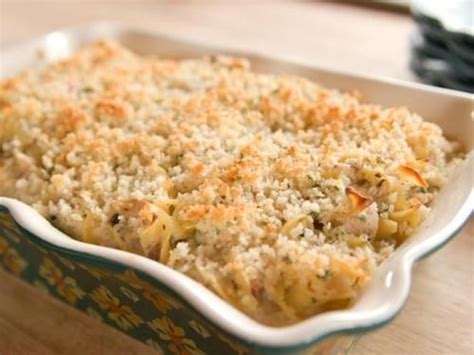 Pioneer Woman Tuna Noodle Casserole : Sour Cream Noodle Bake - Top the ...