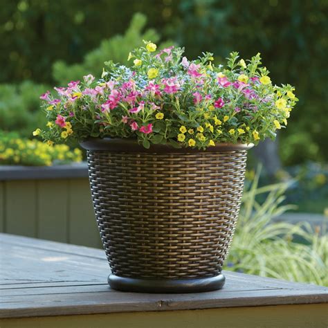 Better Homes & Gardens 18 in. Faux Wicker Resin Planter Pot, Java Brown ...