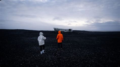 Top 5 black sand beaches in Iceland