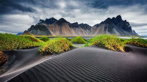 Black Sand Desert And Mountains HD Nature Wallpapers | HD Wallpapers ...