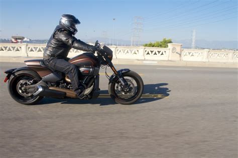 2019 Harley-Davidson FXDR 114 Review - Cycle News