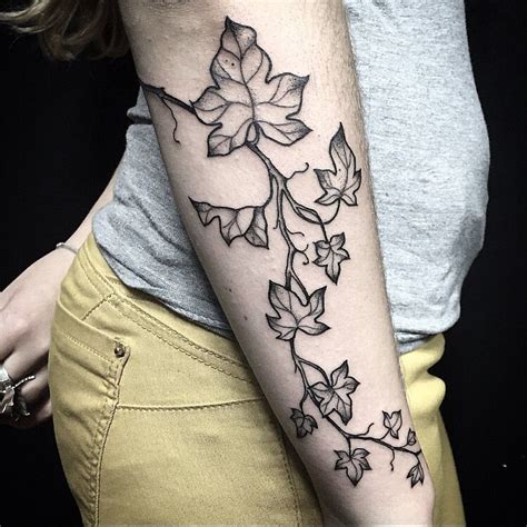 Ivy tattoo by Miss Sita At Oneonine Tattoo Barcelona Botanical tattoo ...