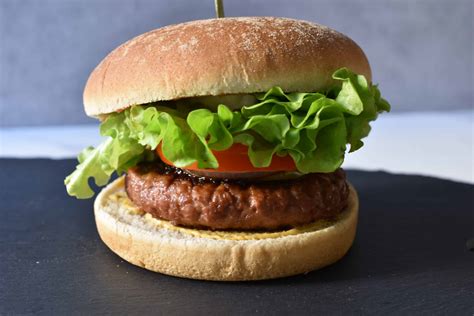 Vegan fast food burger recipe - Vegan Hot Stuff