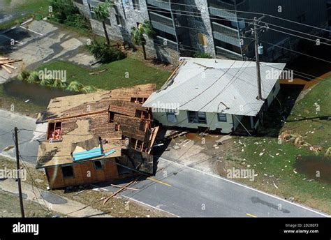 Hurricane hugo 1989 hi-res stock photography and images - Alamy