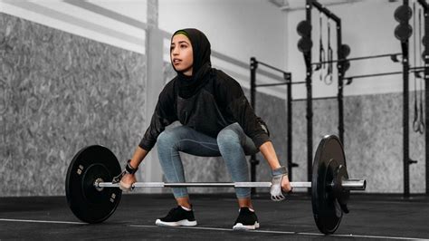 What muscles does deadlift work? How-to, variations, and more