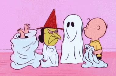 Charlie Brown GIF - Charlie Brown Halloween GIFs | Charlie brown ...