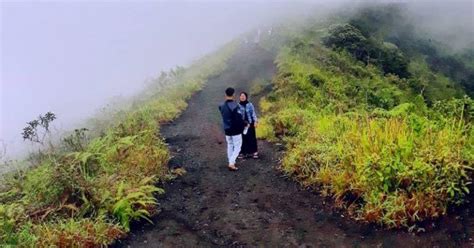 12 Gunung Terindah di Jawa Barat Paling Mentang Ditaklukkan