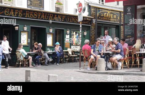 Restaurant montmartre paris Stock Videos & Footage - HD and 4K Video ...