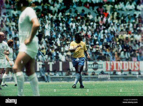 Pele world cup 1970 hi-res stock photography and images - Alamy