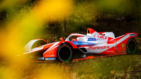 Mahindra Racing unveils its Season 7 Formula E car and drivers - TotallyEV