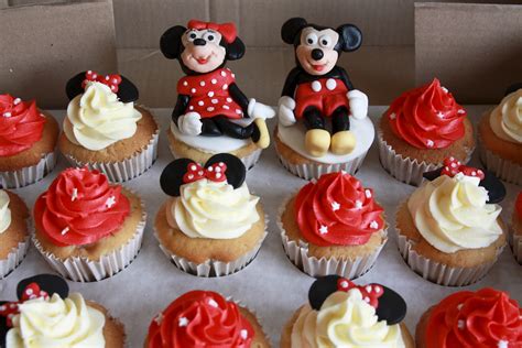 The Cake Trail: Disney Cupcakes