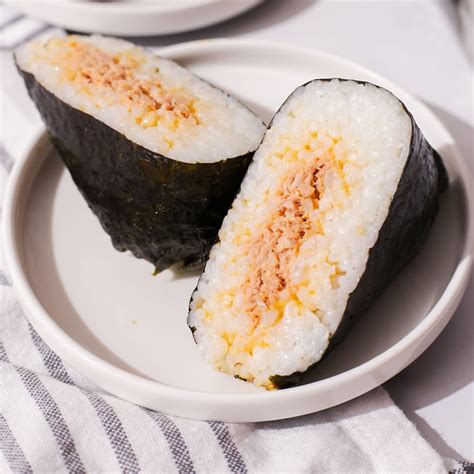 Spicy Tuna Onigiri | Two Plaid Aprons