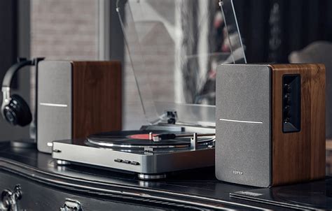 Best Turntable Speakers 2021: Top Record Player Speakers