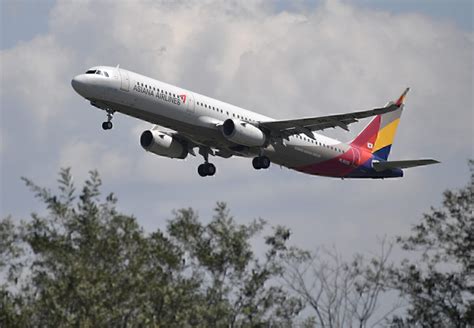 COVID Prompts Asiana Airlines Backtrack On Flights To Nowhere - Simple ...