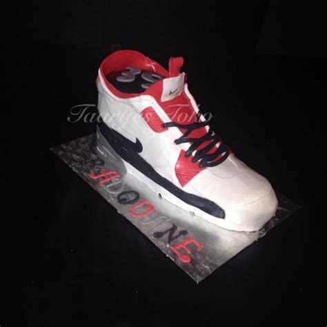 Nike sneaker cake - Decorated Cake by Taartjes Toko - CakesDecor