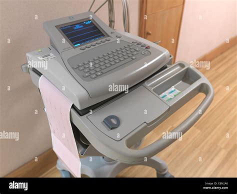 Electrocardiogram machine hi-res stock photography and images - Alamy