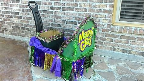 Mardi Gras Wagon Floats with camoflauge | 1000+ ideas about Wagon ...