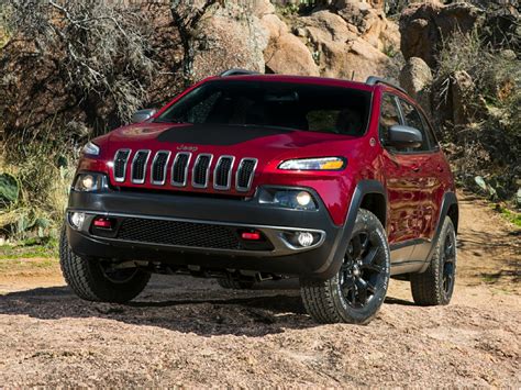 9 Reasons to Love the 2015 Jeep Cherokee Trailhawk