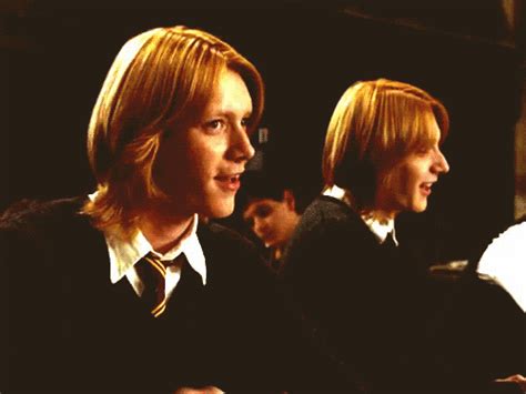 Weasley Twins GIFs - Find & Share on GIPHY