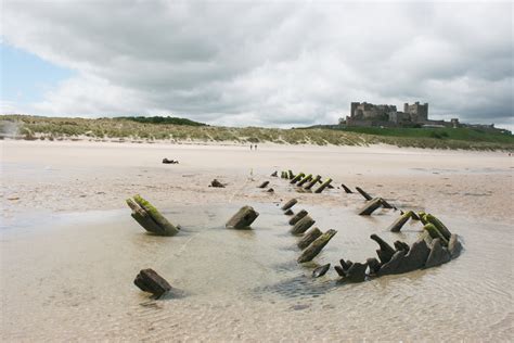 PADI Distinctive Specialty supports Bamburgh Castle Beach Wreck project ...