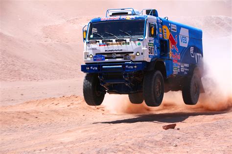 View Dakar Rally Truck Pictures