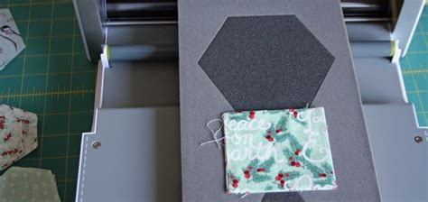 Modern Holiday Hexagon Placemats: A Quilting Tutorial