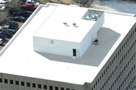 5 Commercial Flat Roof Types For Durability and Lifespan