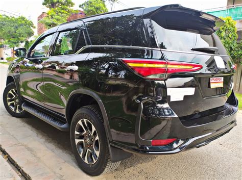 Toyota Fortuner Legender 2022 - Car Zone