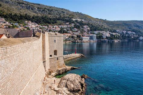 A Walk on the Dubrovnik Walls in 20 Amazing Photos | Earth Trekkers