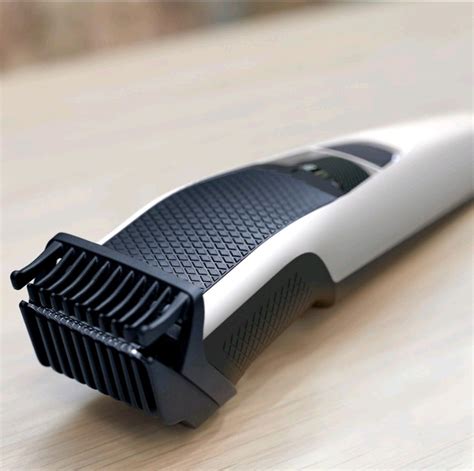 Philips Beard Trimmer, Beauty & Personal Care, Men's Grooming on Carousell