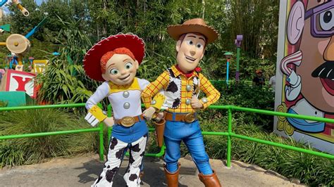 PHOTOS: Character Meet and Greets Return in Toy Story Land at Disney's ...