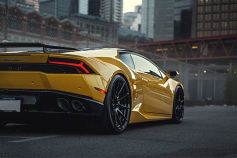 Yellow Lamborghini Huracan Looks Elegant and Upscale on ADV. 1 Wheels ...