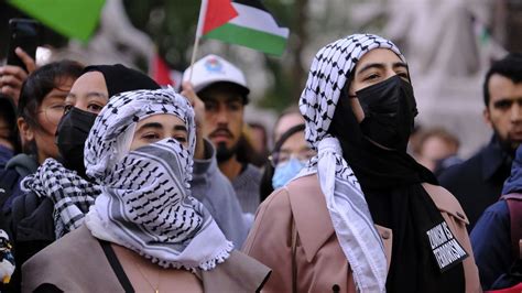 Pro-Palestinian protesters snarl Manhattan traffic and limit Grand ...