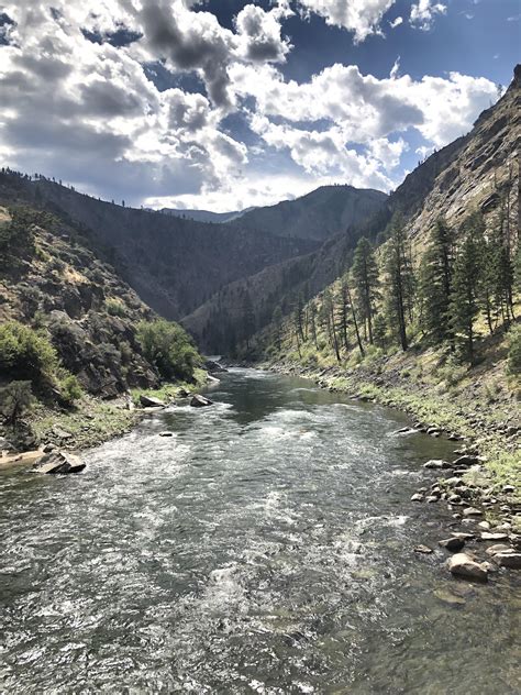 Middle Fork of The Salmon River, Idaho. (OC) [1920 x 1080] : r/EarthPorn