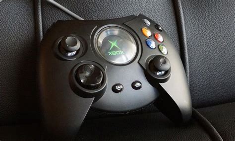 Xbox One original Duke controller priced for release in March - SlashGear